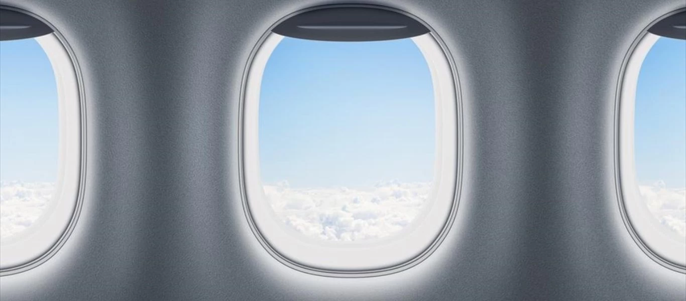 Αεροσυνοδός χτυπά επιβάτη στο κεφάλι με καφετιέρα - Πήγε να ανοίξει πόρτα εν μέσω πτήσης (βίντεο)